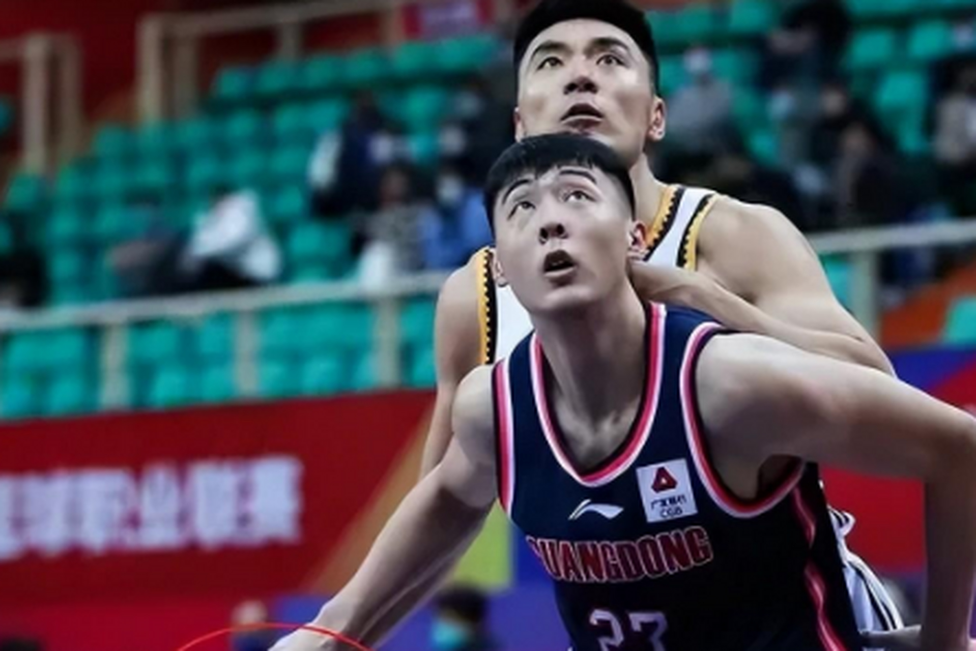 开云体育下载-包含埃因霍温训练开放日，窗口期更衣室发声引欢呼，CBA常规赛在即，数据趋势出现新变化的词条