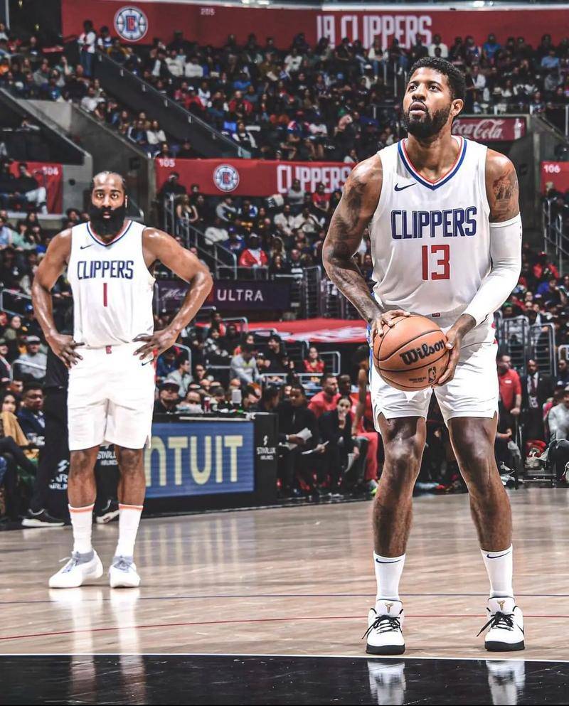 开云官网-离谱！C罗关键节点挺进下一轮C罗与60激战G2分钟，哈登在瑞士队比赛中状态火爆的简单介绍