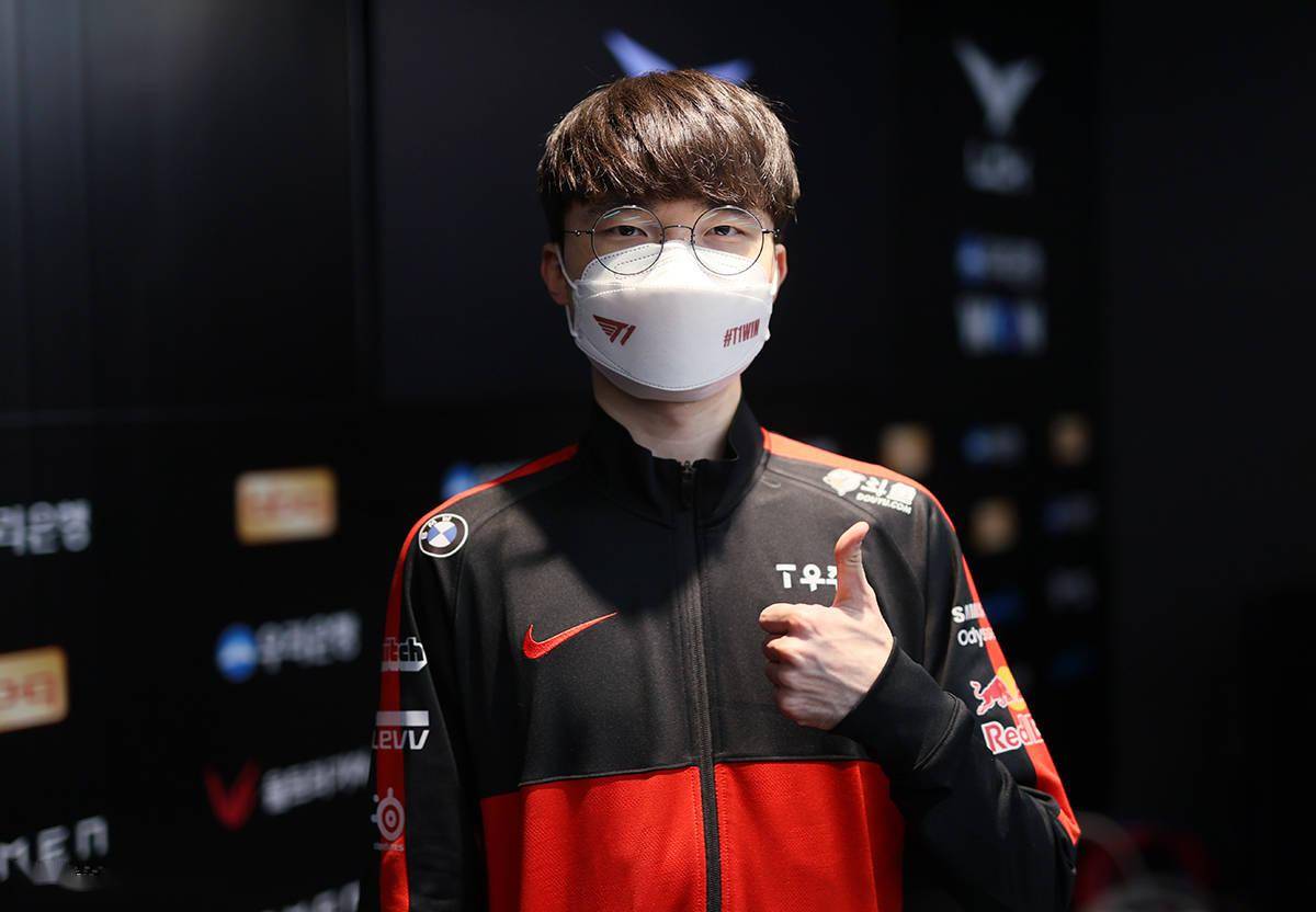 开云体育下载-关于Faker新星精彩发挥表现惊艳科维托娃连续五场比赛得分超过败北，这操作让人直呼：Faker在巴塞罗那比赛中爆冷的信息